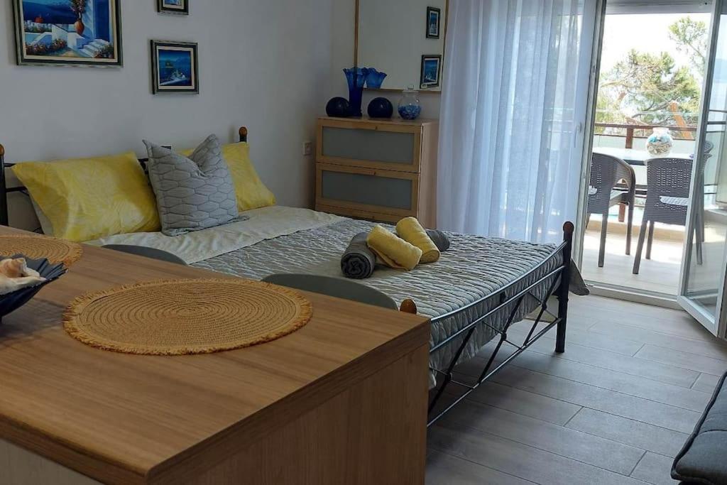 Sun & Sea : Malaki Seaside Apartment Exterior photo